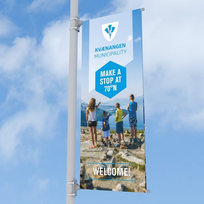 Gatebanner Gateflagg Stolpebanner Stolpeflagg Komplett, 60x200 dobbeltsidig banner m/bannerarm.